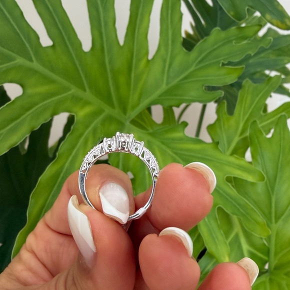 0.50ct Oval cut Engagement Ring Promise Ring - Picture 8 of 12